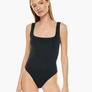 Babaton Contour Squareneck Bodysuit